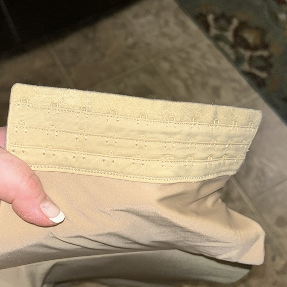 Unique Lingerie Corset Bra - Picture 3 of 9